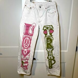 Levi’s women’s size 26 white graphic love trip jeans